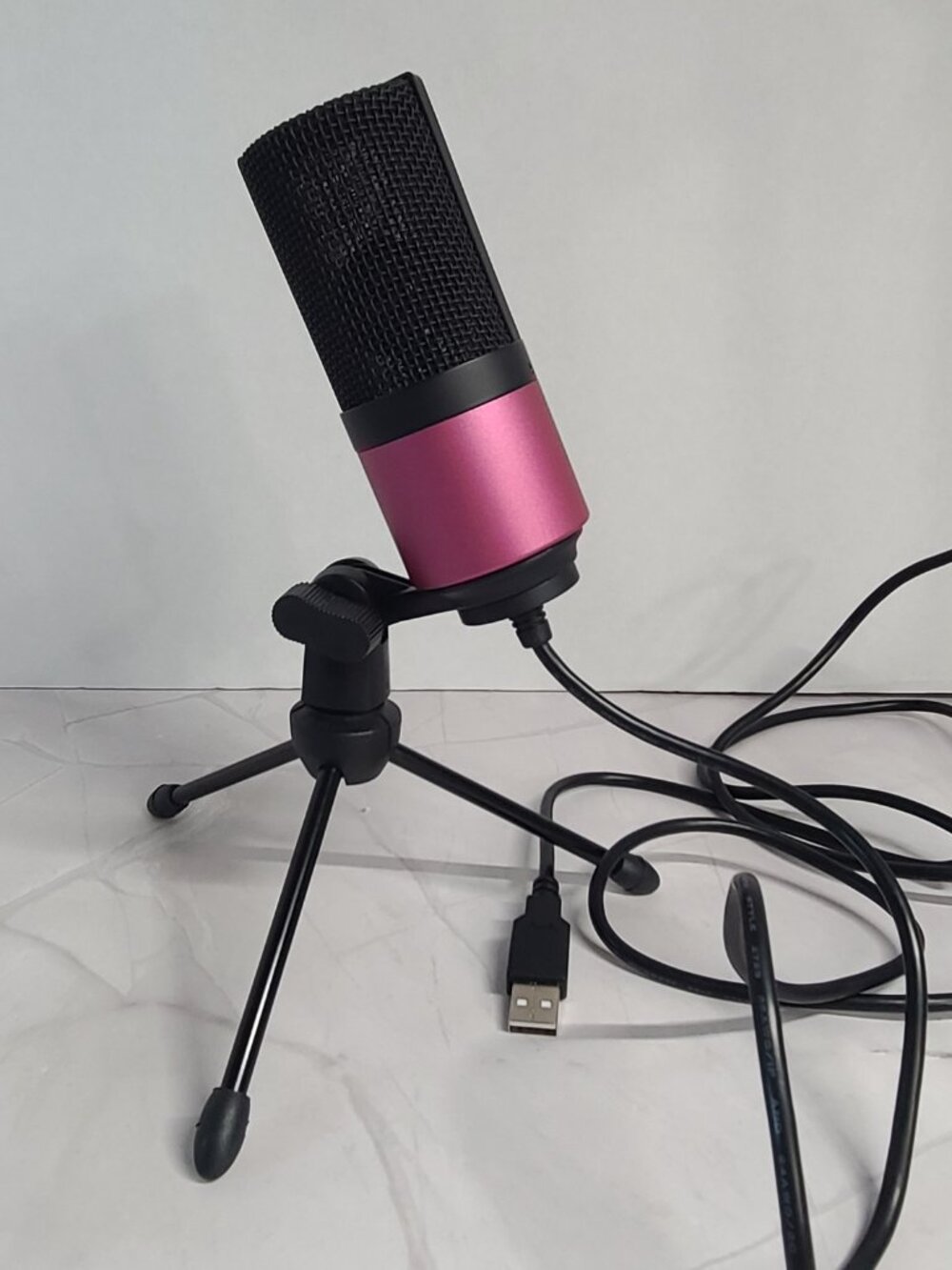 Fifine USB Microphone Rose Red - Podcasting Streaming Gaming (D3)